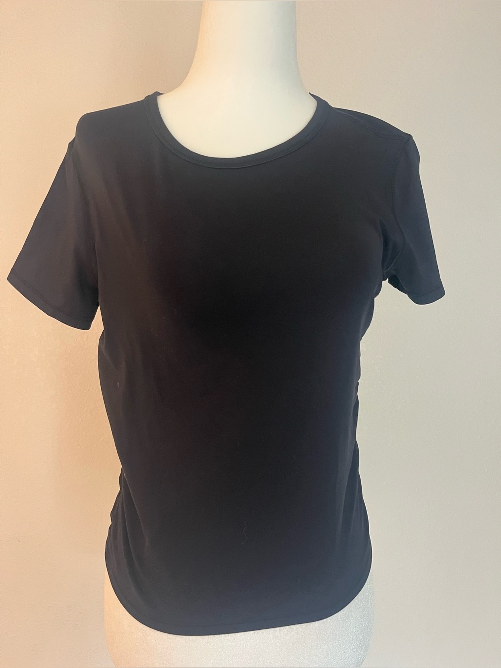 Yogalicious Black Ruched Side Stretch Tee Top Athleisure Work | Size Small
